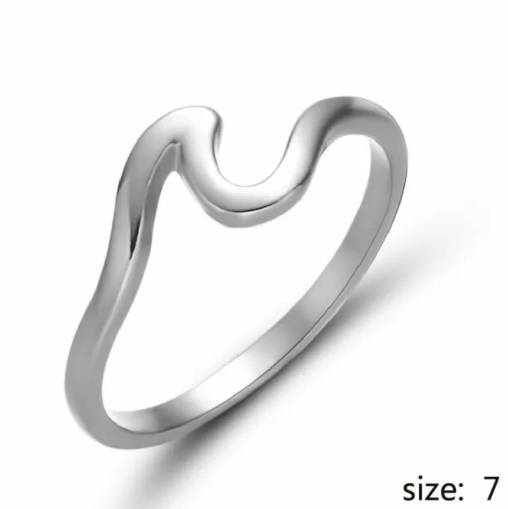 {5/$25} Simple Boho Wave Ring